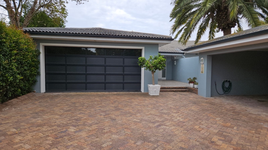 4 Bedroom Property for Sale in Constantia Western Cape